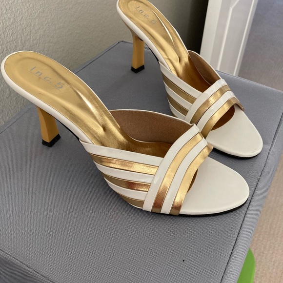 Inc 5 Shoes - Shoes. White/Gold. Pretty and Comfortable